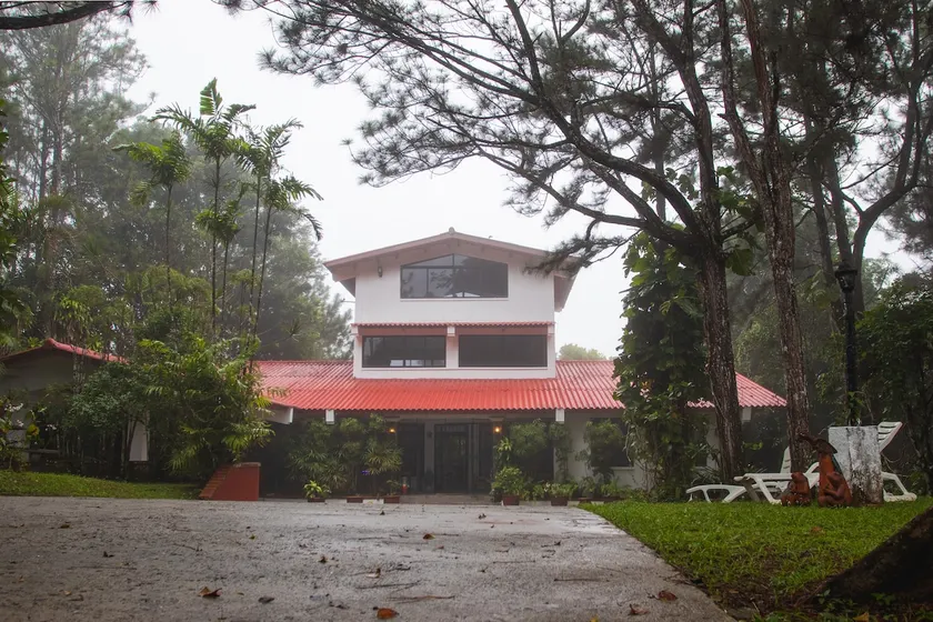 Big Mountain House | 4 Floors | Sleeps 20 | BBQ - Image 1