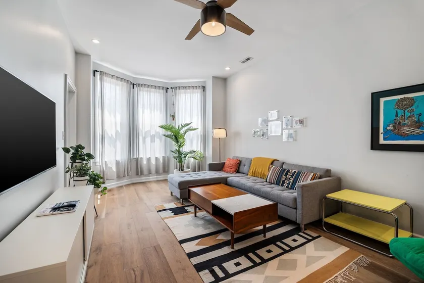 Charming Walkable 1BR -Logan Sq - Image 1