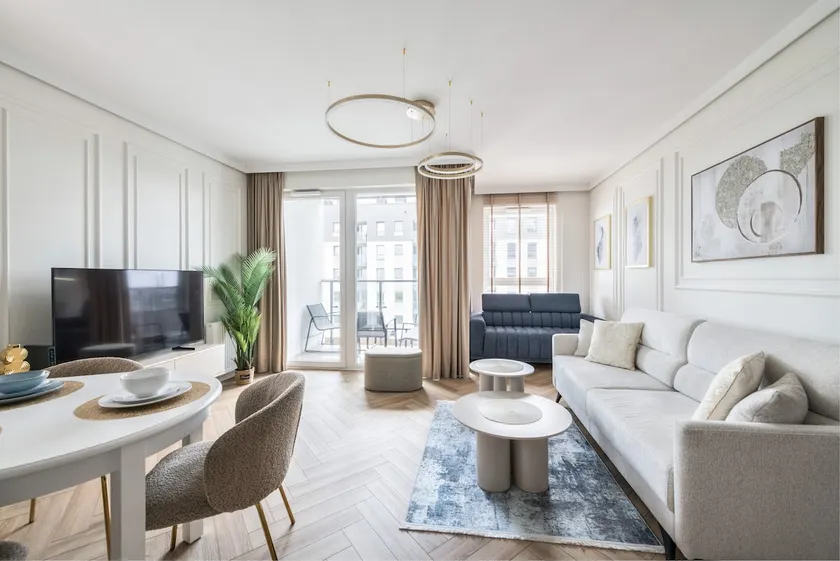 Horizon 63 Superior by Grand Apartments - Image 1