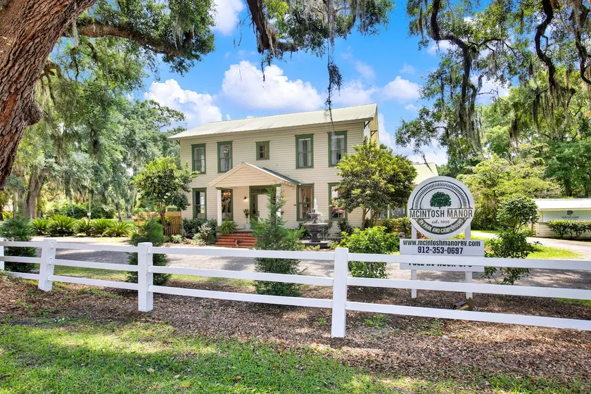 Historic McIntosh Manor - Image 1
