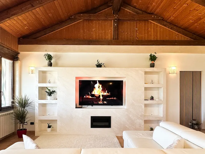 The suspended refuge- light, warmth and relaxation - Image 1