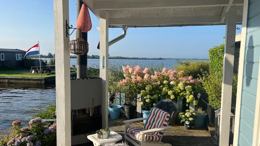 Luxury cozy Dijkhuis directly on the waterfront of Matsloot - Image 1