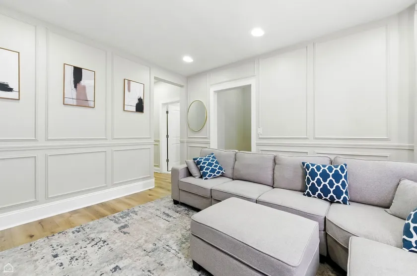 Modern Apt Near the Loop - Image 1