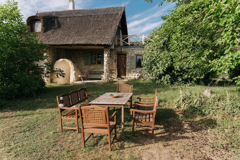 Baglyashegy Guesthouse with hot tub - Image 1