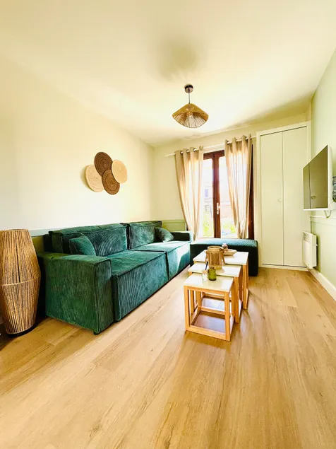 Charming quiet house with shaded garden - Image 1