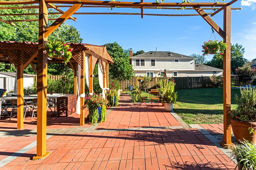 Garden Hallow - Image 1