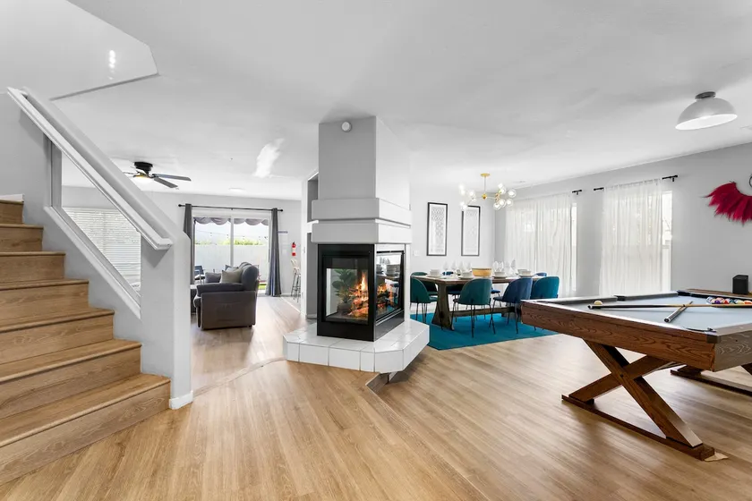 Vegas Hideout: Hot tub, Pool Table & Grill Fun! - Image 1