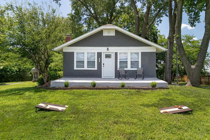 Updated home w/ BIG yard, game room, coffee nook! - Image 1