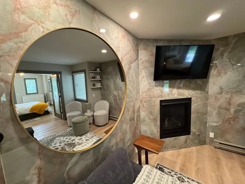 The Idaho Pine | Stylish 2BR at Schweitzer Resort - Image 1