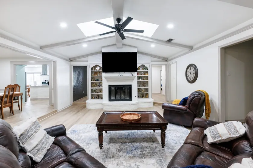 Patsy Ann | Spacious Home w/ 2 Living Rooms - Image 1