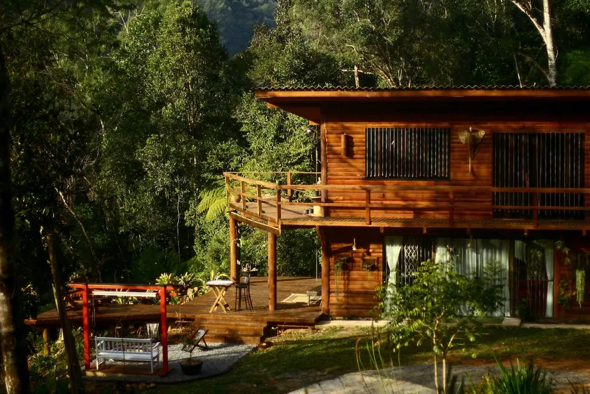 Entire property + kombi-home in the middle of the woods - Image 1