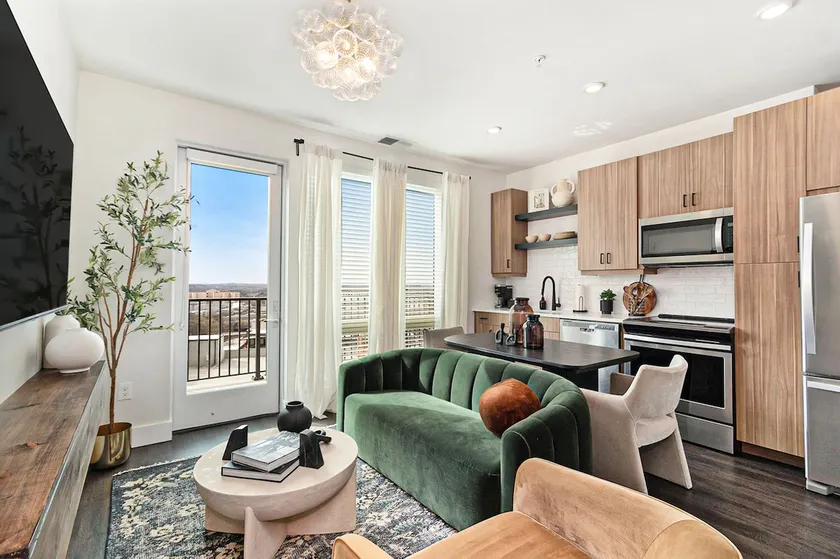 Luxurious Living ATL/ 5*Amenities! - Image 1