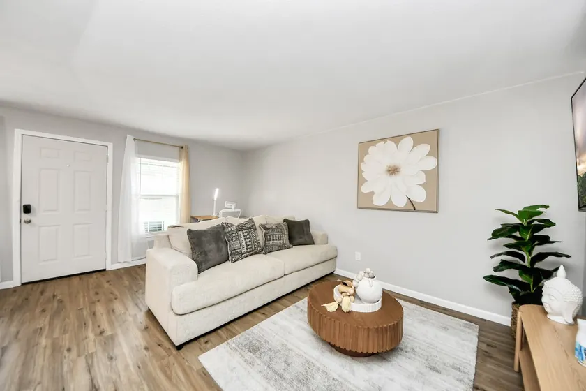 Luxury2BR Kirby | WiFi, Parking & Wellness Touches - Image 1