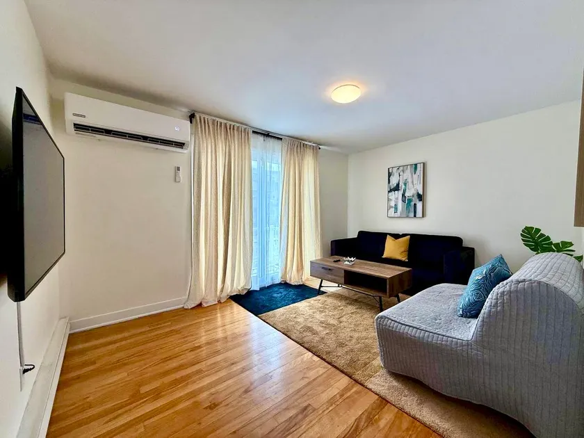 Spacious 3BR MTL Family Home - Image 1