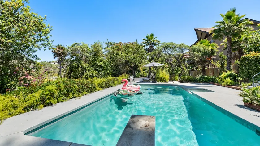 Lux Penthouse • Pool • Views • Sleep 20 • AC • Spa - Image 1