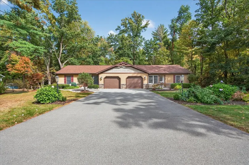 Peaceful 2BR Duplex Near Saratoga Springs - Image 1