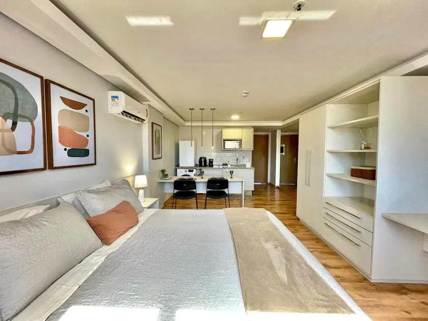 Furnished Flat in the Capital's Downtown - Image 1