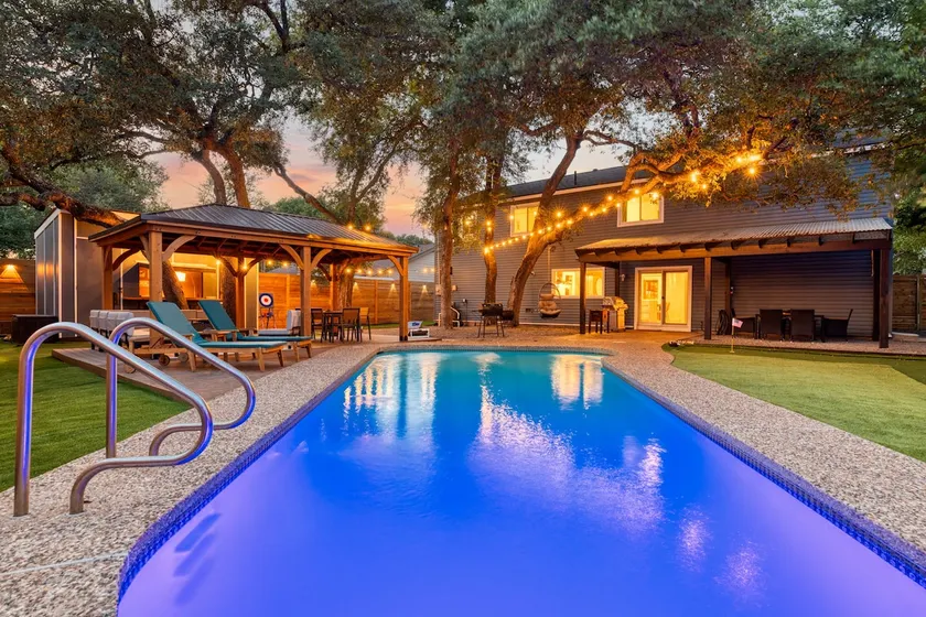 Lone Star Luxe - Heated Pool - Game room - Mini-Golf & Bar - Image 1