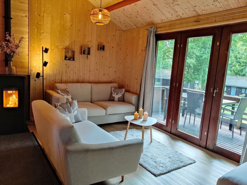 Cozy chalet in a quiet, green area - Image 1