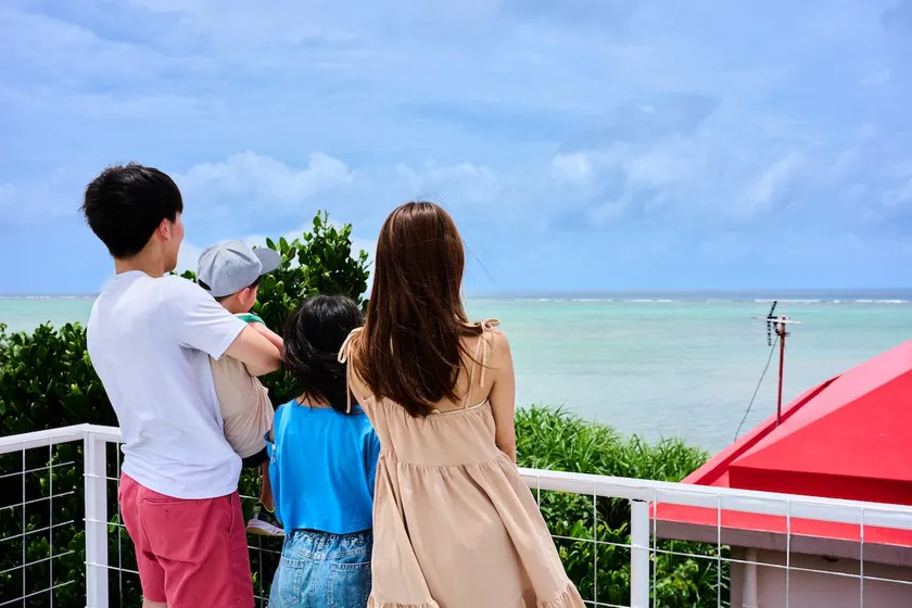 Beach in seconds!Stunning ocean view from the rooftop/15 min to JUNGLIA, Churaumi Aquarium, and Kouri Island/Quiet Ryukyuan-style old house - Image 1