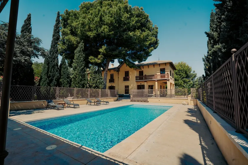 5-Star Rural House in Totana - Image 1