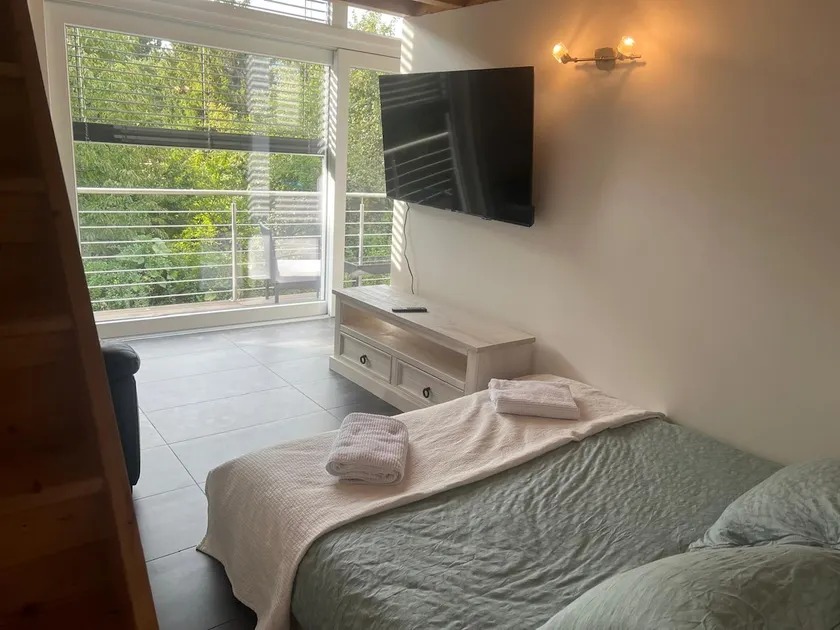 Bright and comfortable loft SMART TV + parking - Image 1