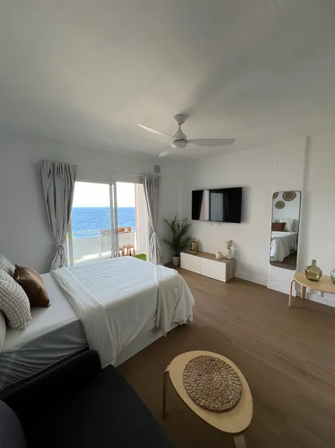 LĀ KAI - Piso Carabelas - Image 1