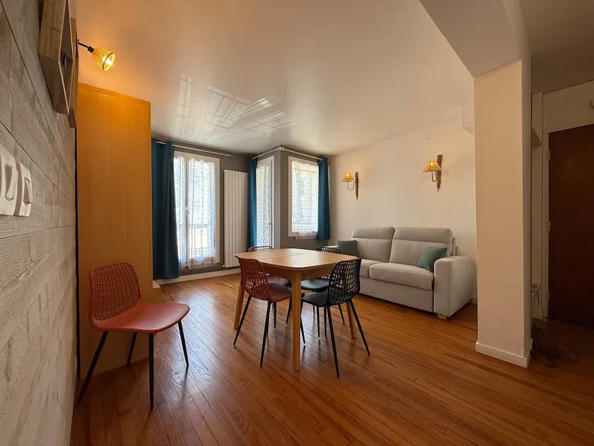Apartment in Royan near Sandy Beaches - Image 1