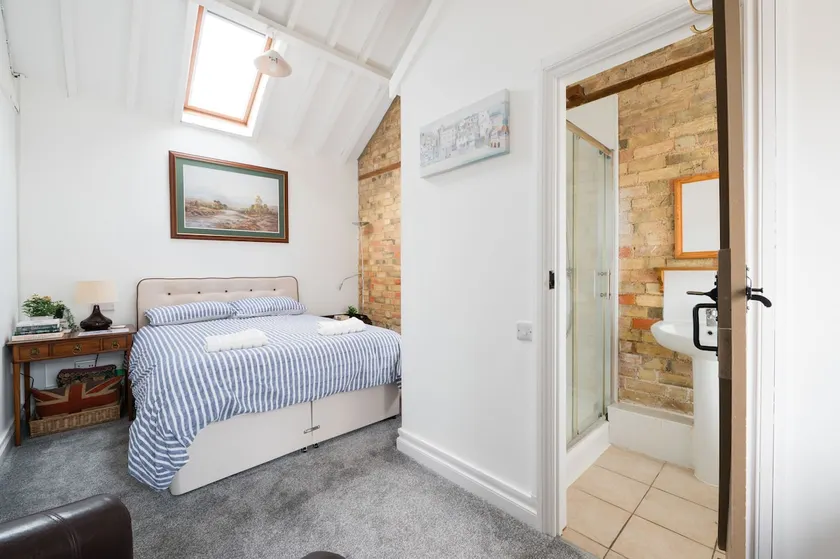 The Snug - Image 1
