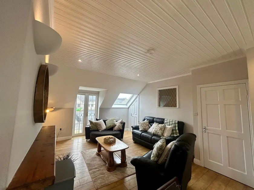 Luxury Oceanside Getaway - Image 1