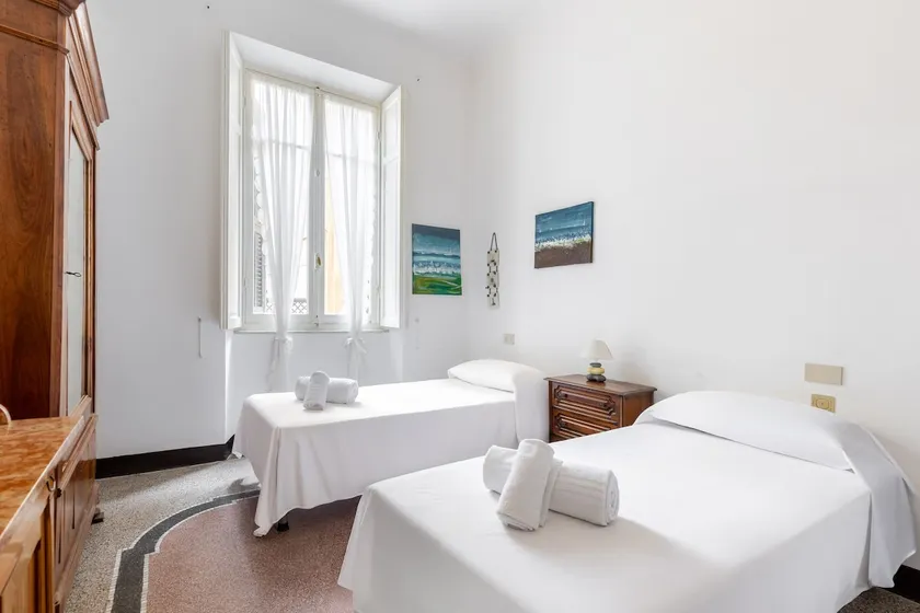 Hostdomus - Cherry House - Image 1