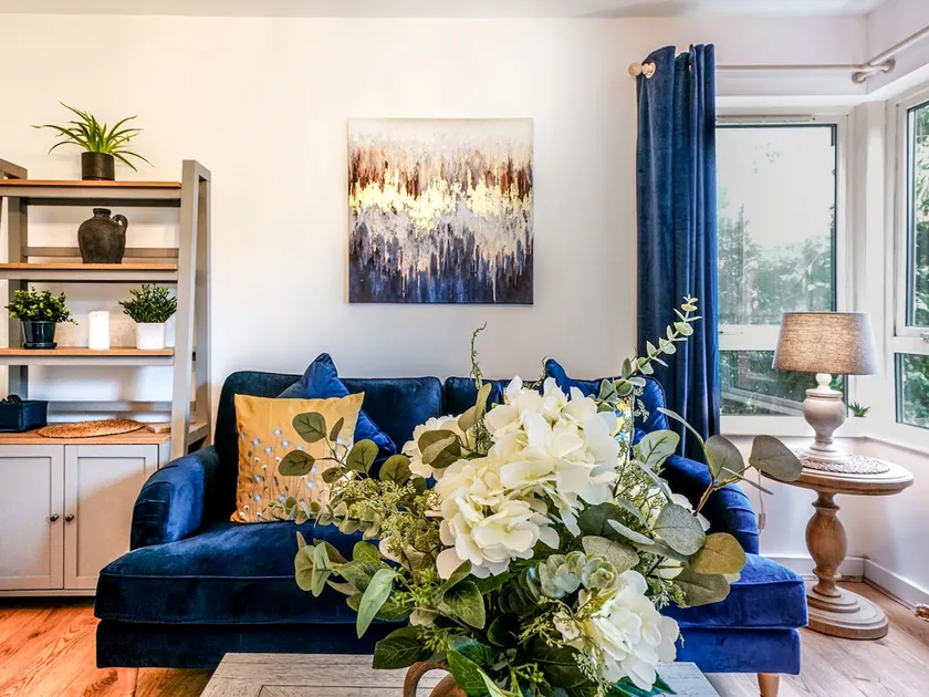 Beautiful 2BR Apt City Centre Walk Everywhere - Pass the Keys - Image 1