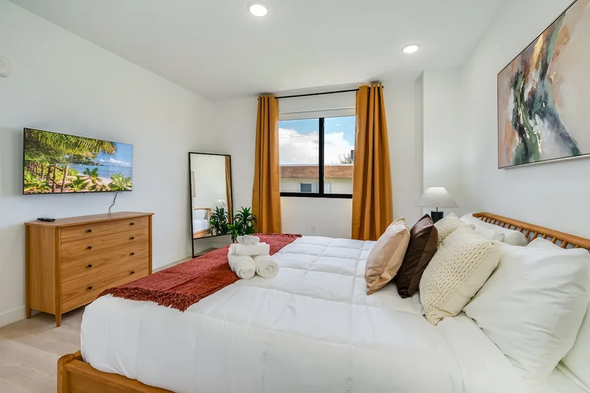 Cozy 1BR apt with pool, gym and free parking - Image 1