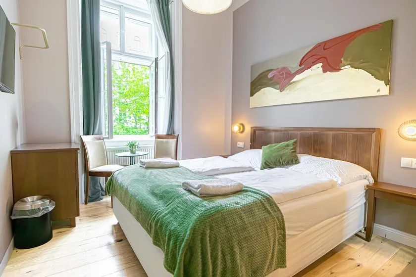 Ensuite Room | Heart of Mariahilferstraße - Image 1