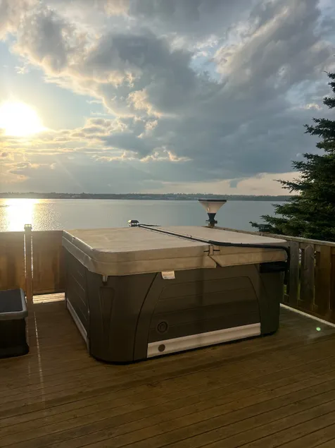 Charlottetown Waterfront Retreat -HotTub| FirePit - Image 1