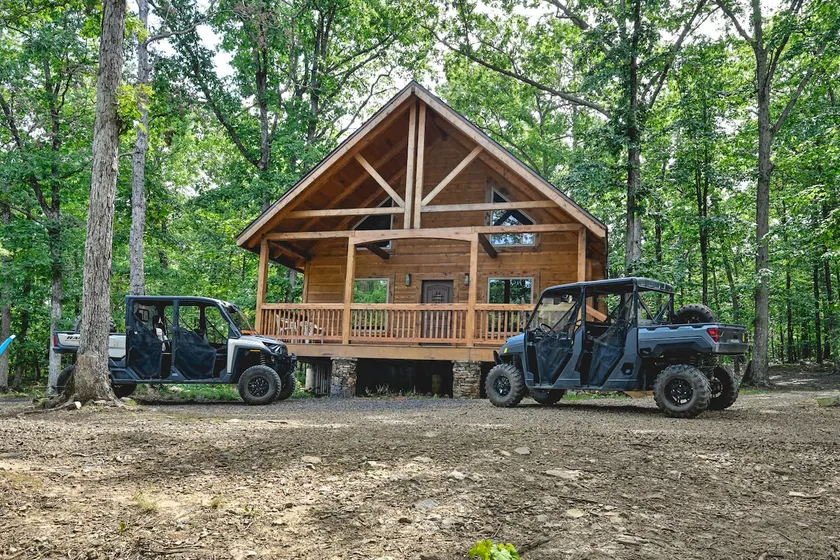 3 bedroom, 3 miles to WPG, Sleeps up to 8 - Image 1