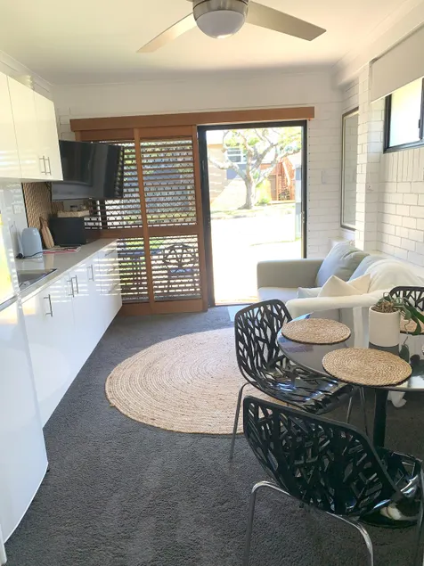 Private Tiny Apartment in Redcliffe - Image 1