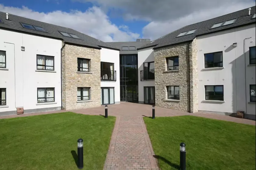 Mill Park Hotel - Image 1