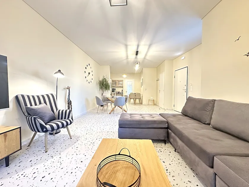 Paloma Lux Retreat-15' to Central Athens - Image 1