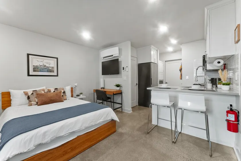 Modern Studio by Light Rail: Kitchen, Parking, AC - Image 1