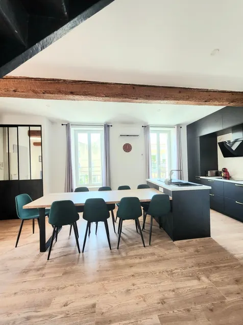 Large four-room duplex 200 m from the port with bike garage - Image 1