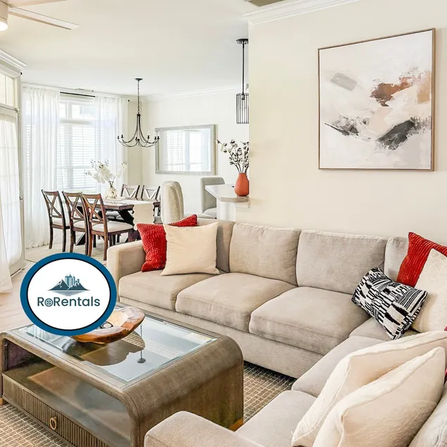 Spacious Private 2BR-2BA , Pool , Garage , Central - Image 1