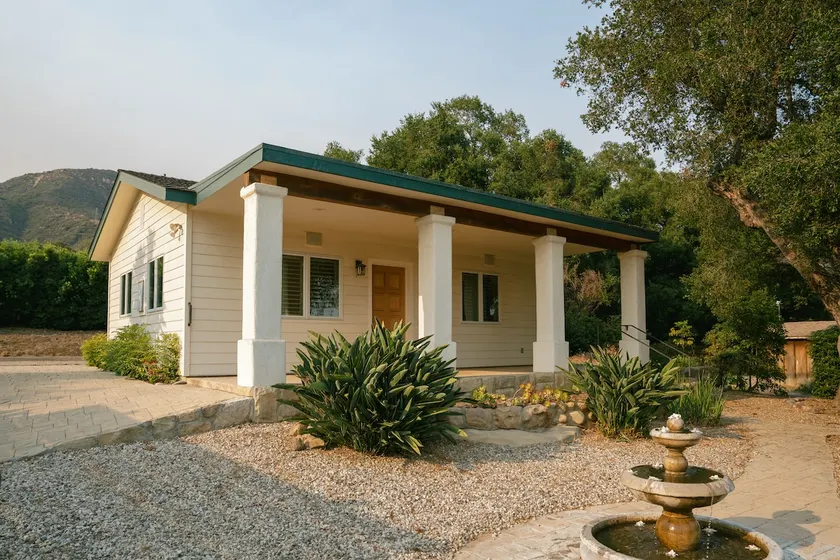 5 acre Montecito Orchard Guesthouse + HOT TUB - Image 1