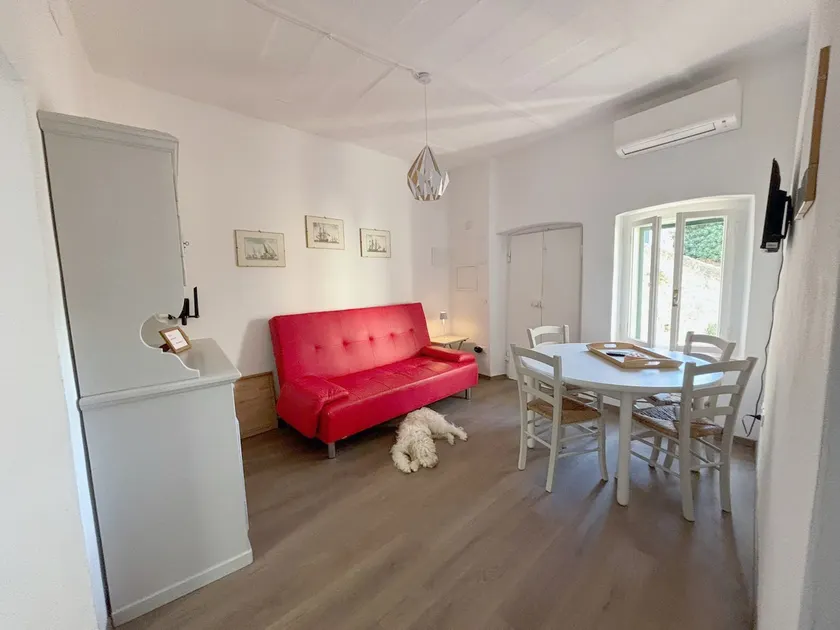 Apartment with a terrace overlooking the sea - Image 1