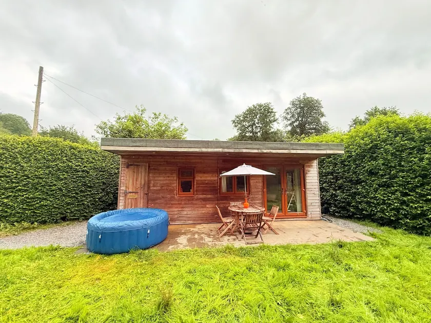 The Natures Nook With HotTub - Image 1