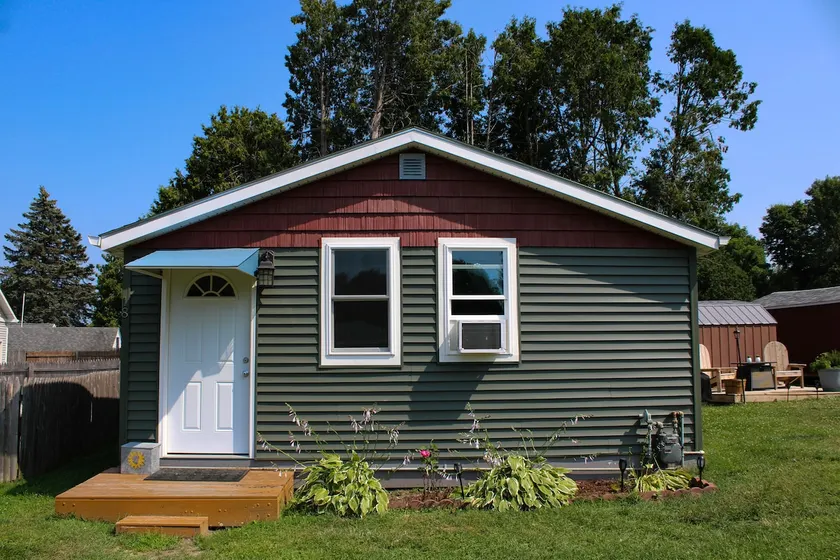 Lakeview Cottage - Image 1