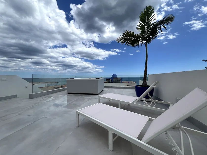 Villa Habana - Luxury beach apartment with rooftop spa - Image 1