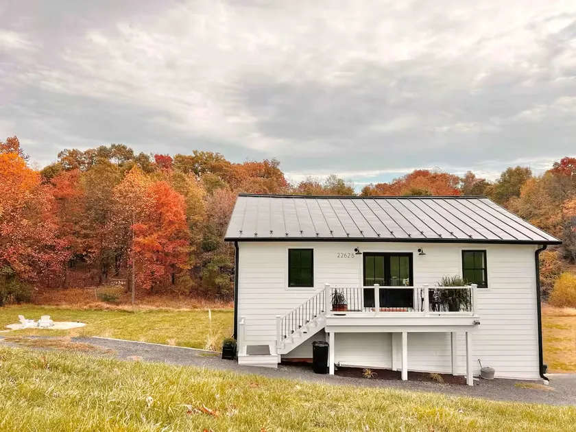 Modern Farmhouse Getaway - King and Twin Bed - Image 1