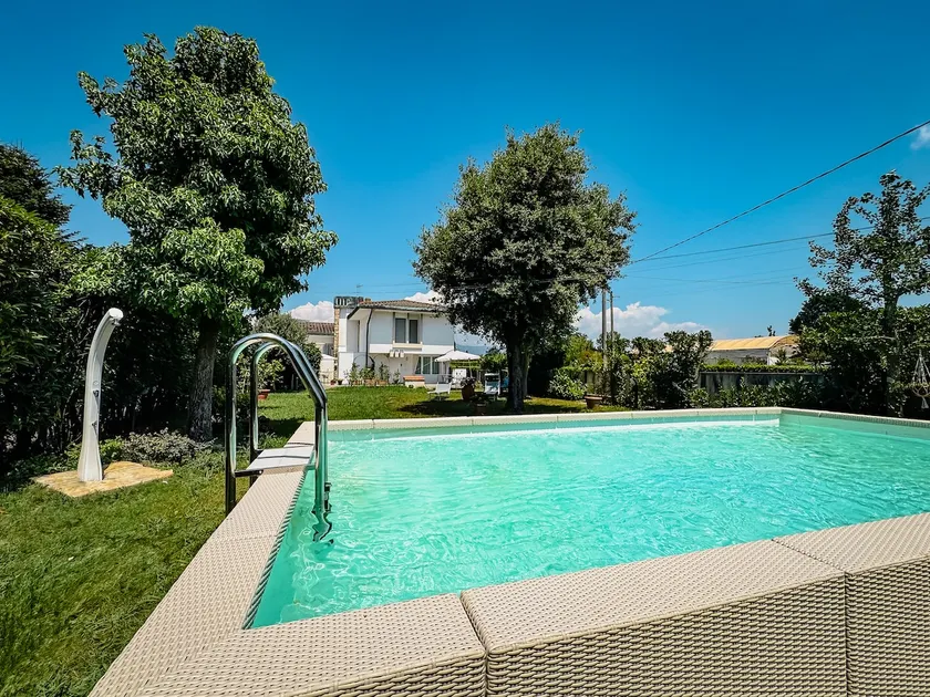 Relax in Lucca - Private Swimming Pool - Image 1