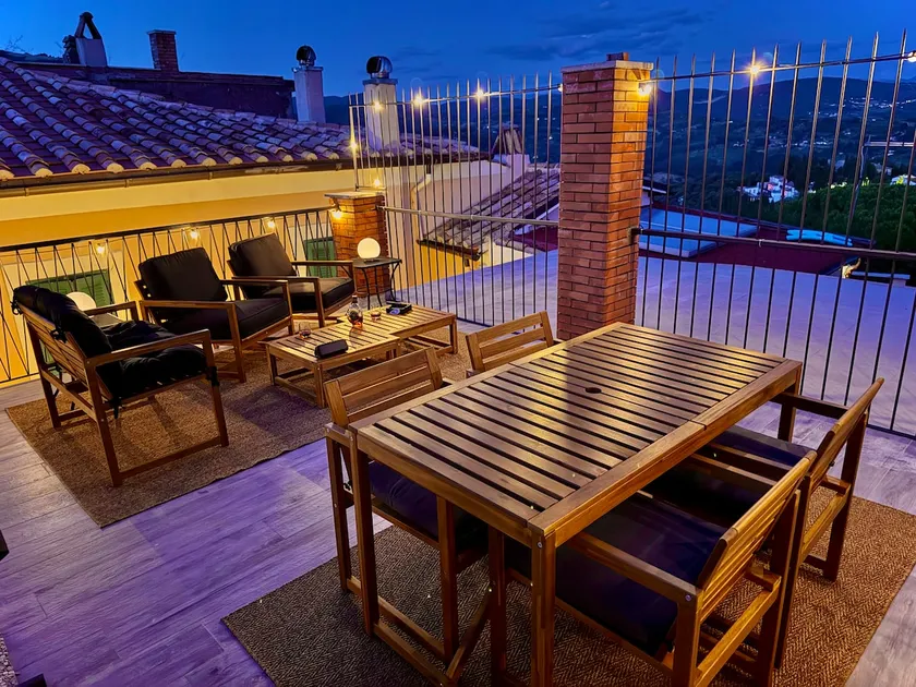 Romantic Rooftop Retreat Near Rome - Image 1